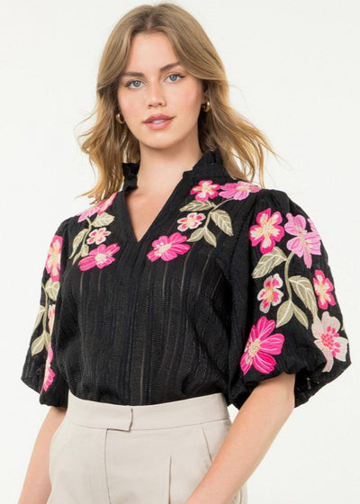 FAN OF FLORAL TEXTURED PUFF SLEEVE TOP