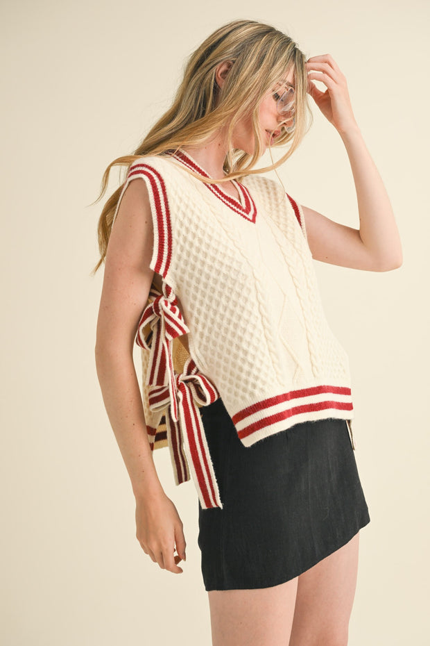 FEELS LIKE FALL CABLE SWEATER VEST - BRICK & CREAM