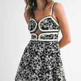 IRRESISTIBLE ATTITUDE FLORAL CROCHET DRESS