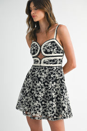IRRESISTIBLE ATTITUDE FLORAL CROCHET DRESS