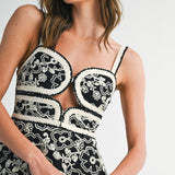 IRRESISTIBLE ATTITUDE FLORAL CROCHET DRESS