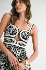 IRRESISTIBLE ATTITUDE FLORAL CROCHET DRESS
