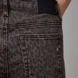 HIDDEN - HIGH RISE LOGAN DAD JEANS IN BROWN CHEETAH