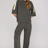 GIRL ON THE GO CHARCOAL TOP