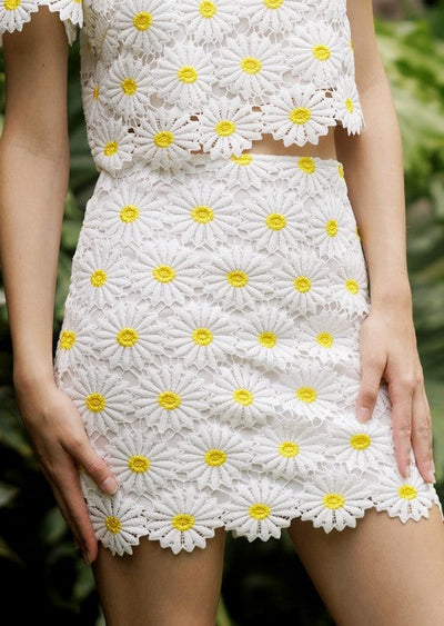 DARLING DAISIES EMBROIDERY LACE SKIRT