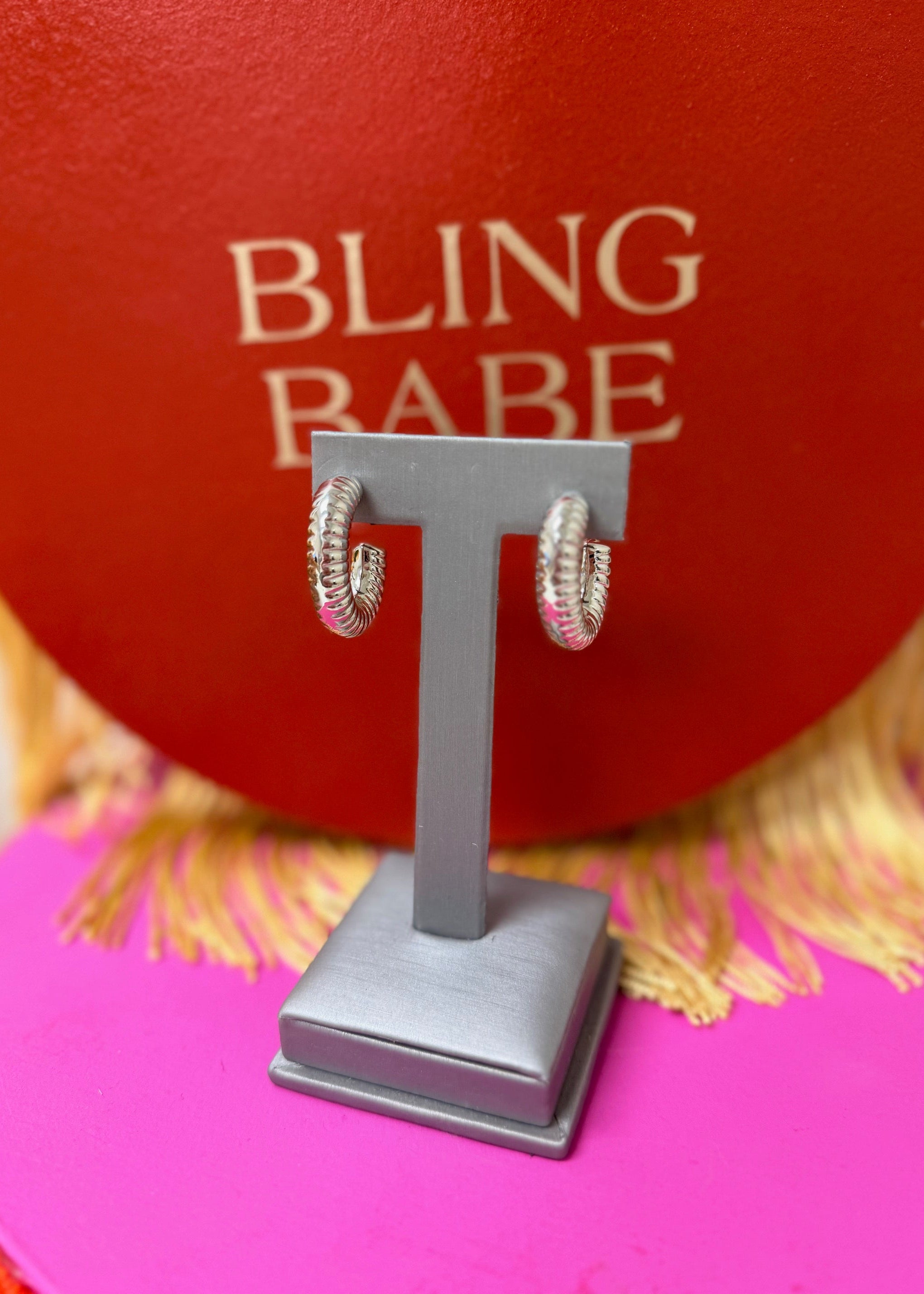 HARPER RIBBED HOOP EARRINGS - GOLD OR SILVER