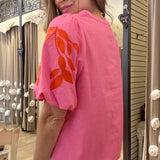 UPTOWN PREP FLORAL EMBROIDERED BUBBLE SLEEVE TOP