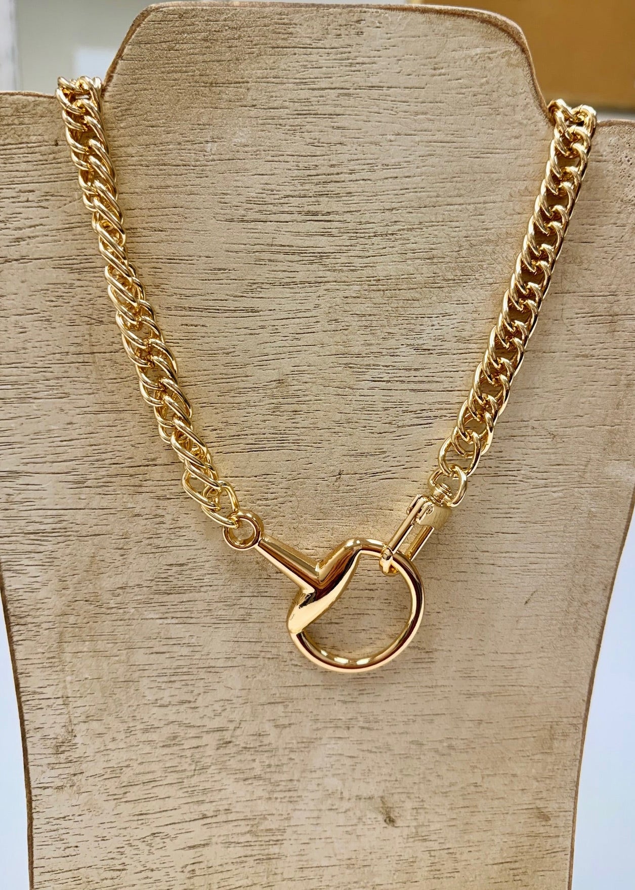 WESTERN CHARM HORSE BIT STATEMENT NECKLACE - GOLD OR SILVER