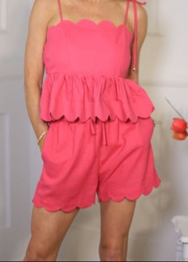 CASUAL OUTTING HOT PINK SCALLOPED SHORTS