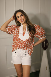 IT'S A WIN BURNT ORANGE PRINT PUFF SLEEVE BLOUSE