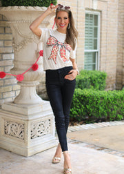 BOWS & KISSES GRAPHIC TEE