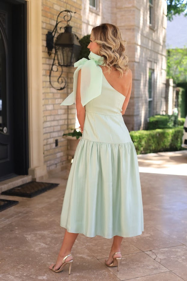 FULL OF GLAM ONE SHOULDER DRESS WITH STATEMENT BOW
