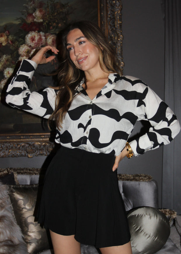UPTOWN CHARM BLACK AND CREAM PRINT BLOUSE