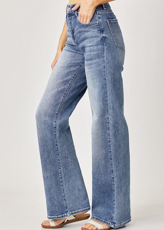 RISEN MID RISE WIDE LEG JEANS