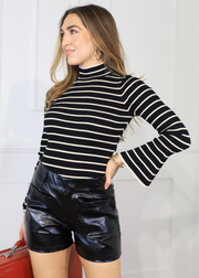 STAPLE STYLE BLACK & CREAM STRIPE TOP