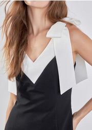 SHOWSTOPPER BLACK & WHITE BOW DETAIL DRESS