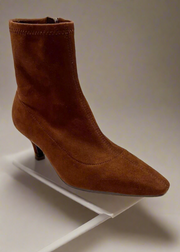 KITTEN HEEL BOOTIE